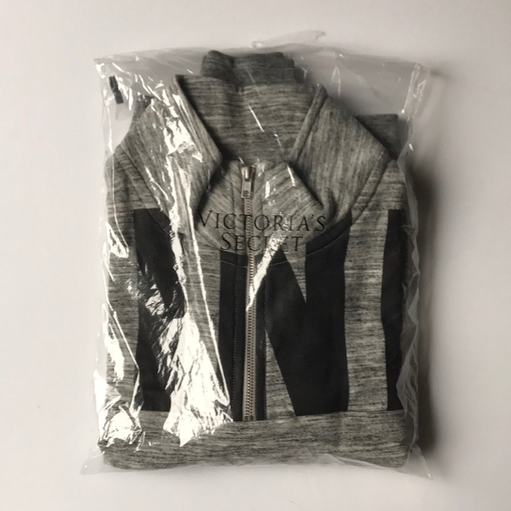 ❌SOLD❌VS Pink Gray&Black Quarter Zip Sweater, NWT - Picture 4 of 4